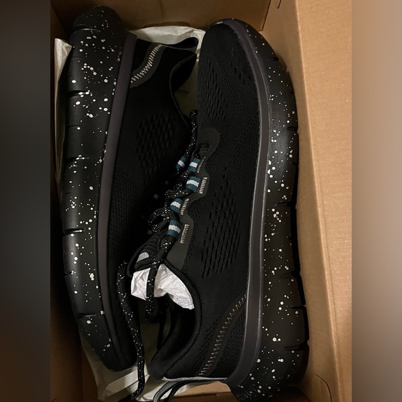 Cole Haan sneakers for women size 8 - Picture 4 of 4